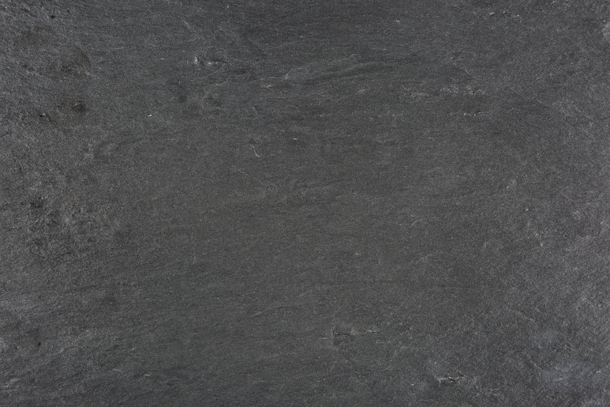 Бетонная тёмно серая стена