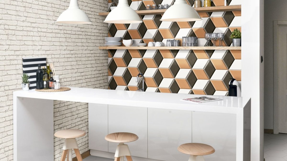 Кухня с черным полом