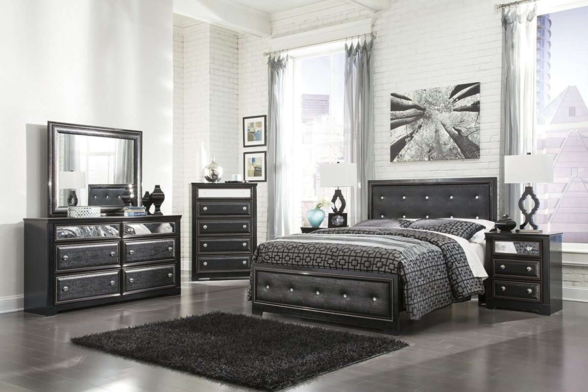 Черный спальный гарнитур в интерьере