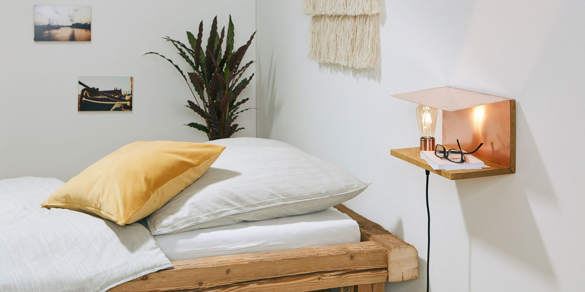 Надкроватная полка в спальню