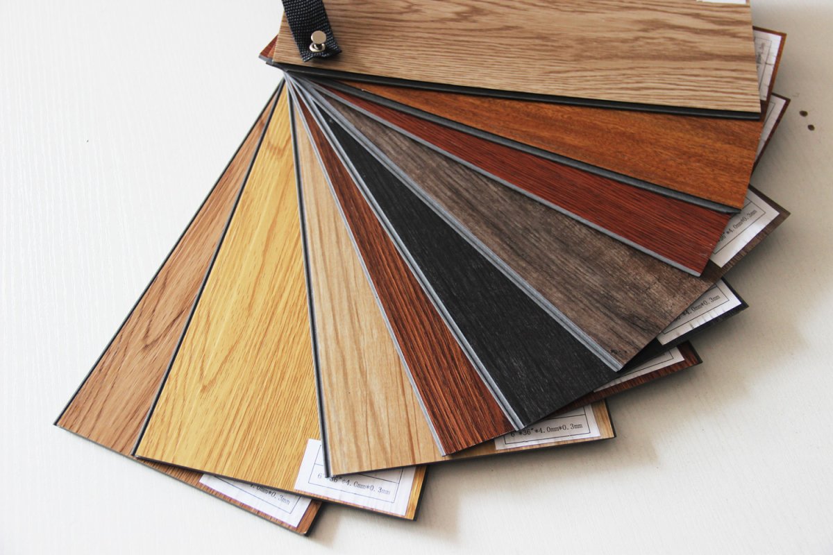 Кварц виниловый ламинат на полу