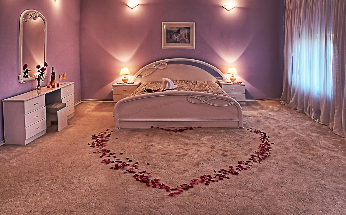 Люди в спальне