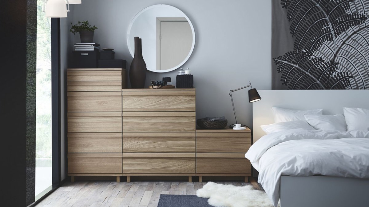 Комод во всю стену в спальню