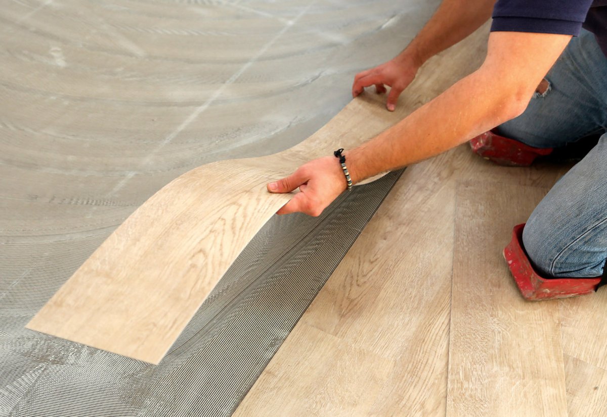 Укладка ПВХ плитки