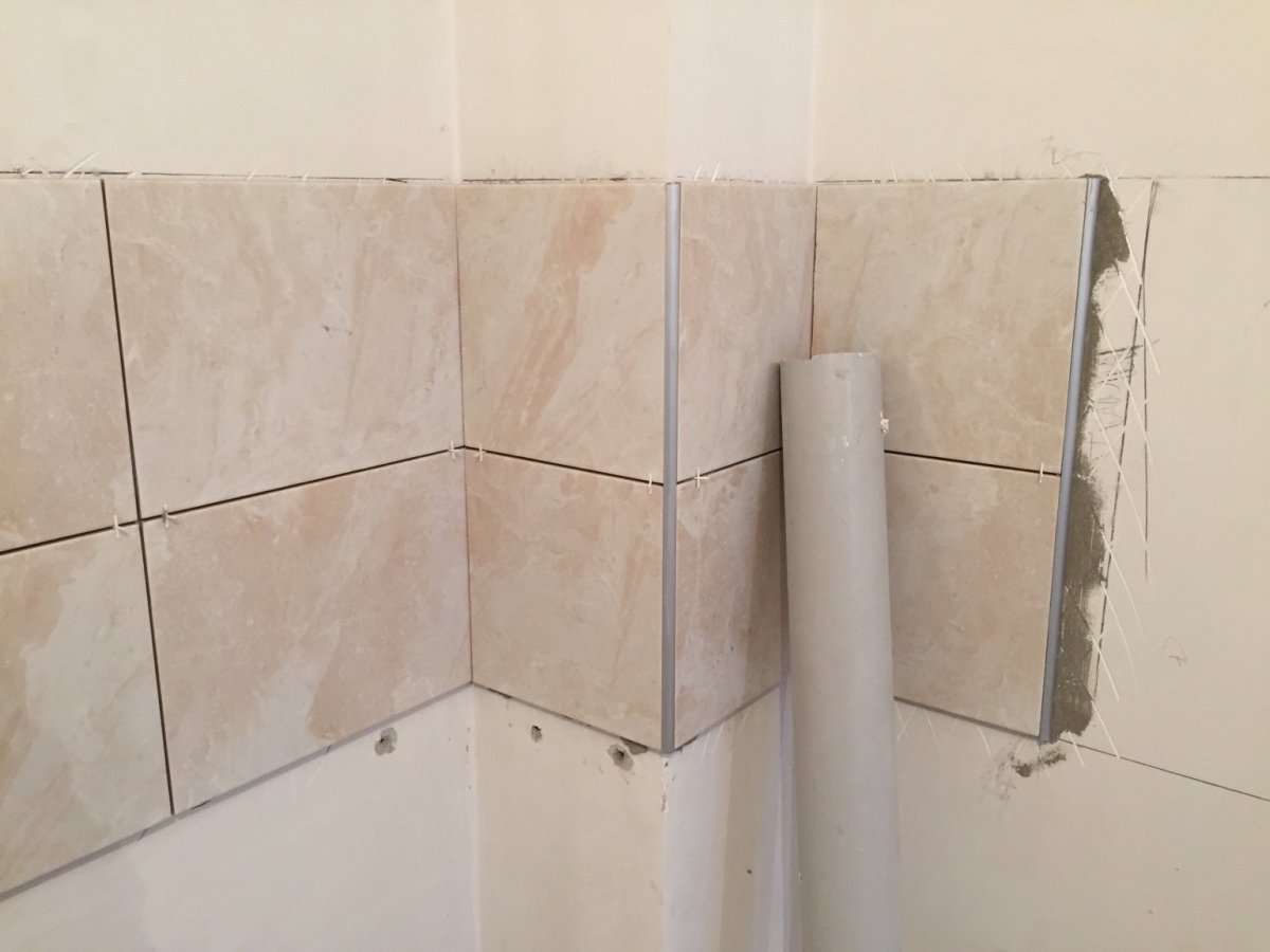 Углы плитки в ванной