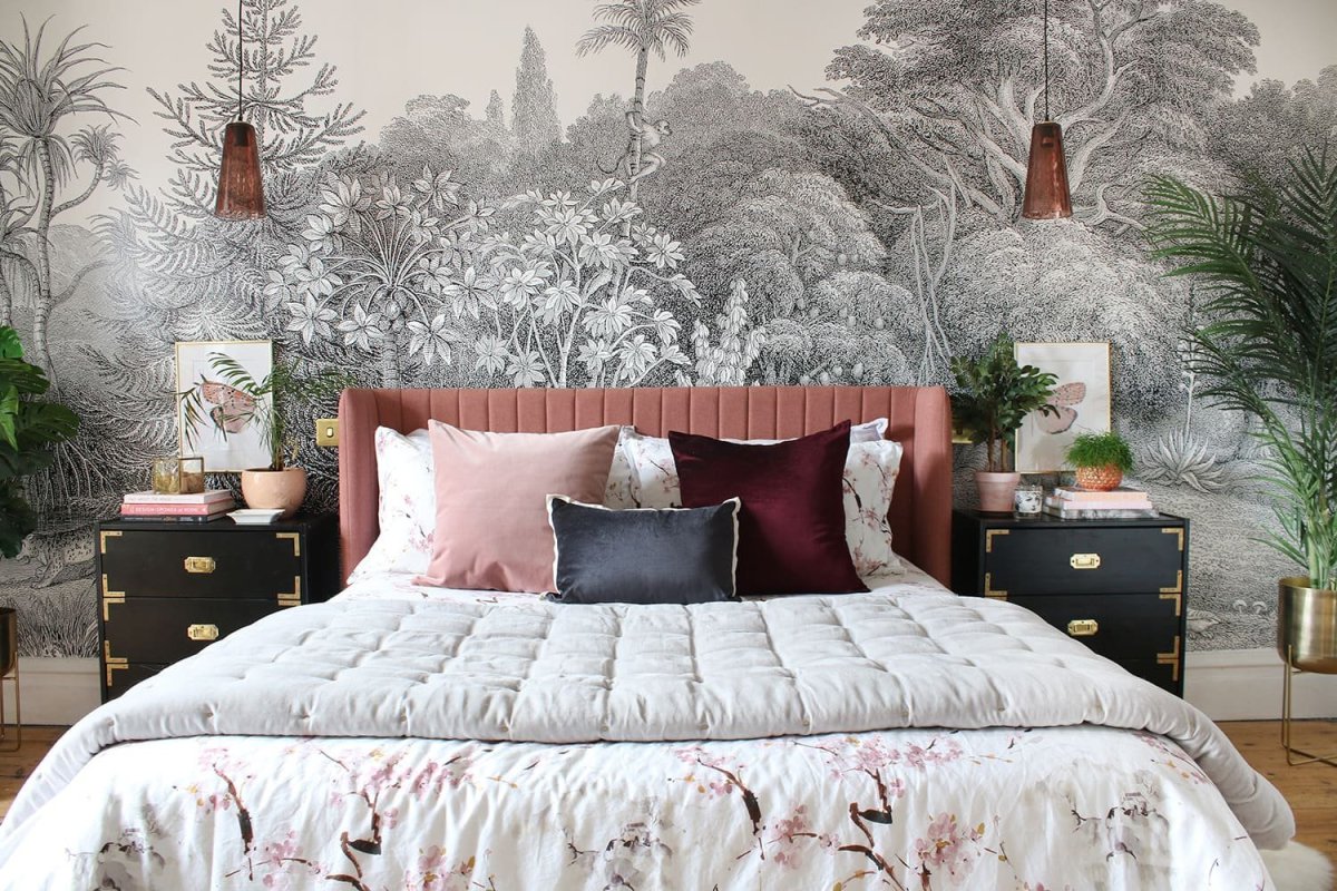 Роспись стен в спальне