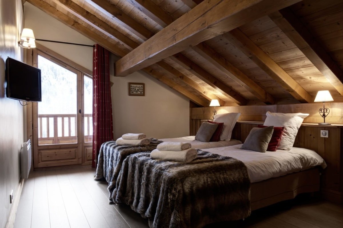 Спальня в деревянном доме