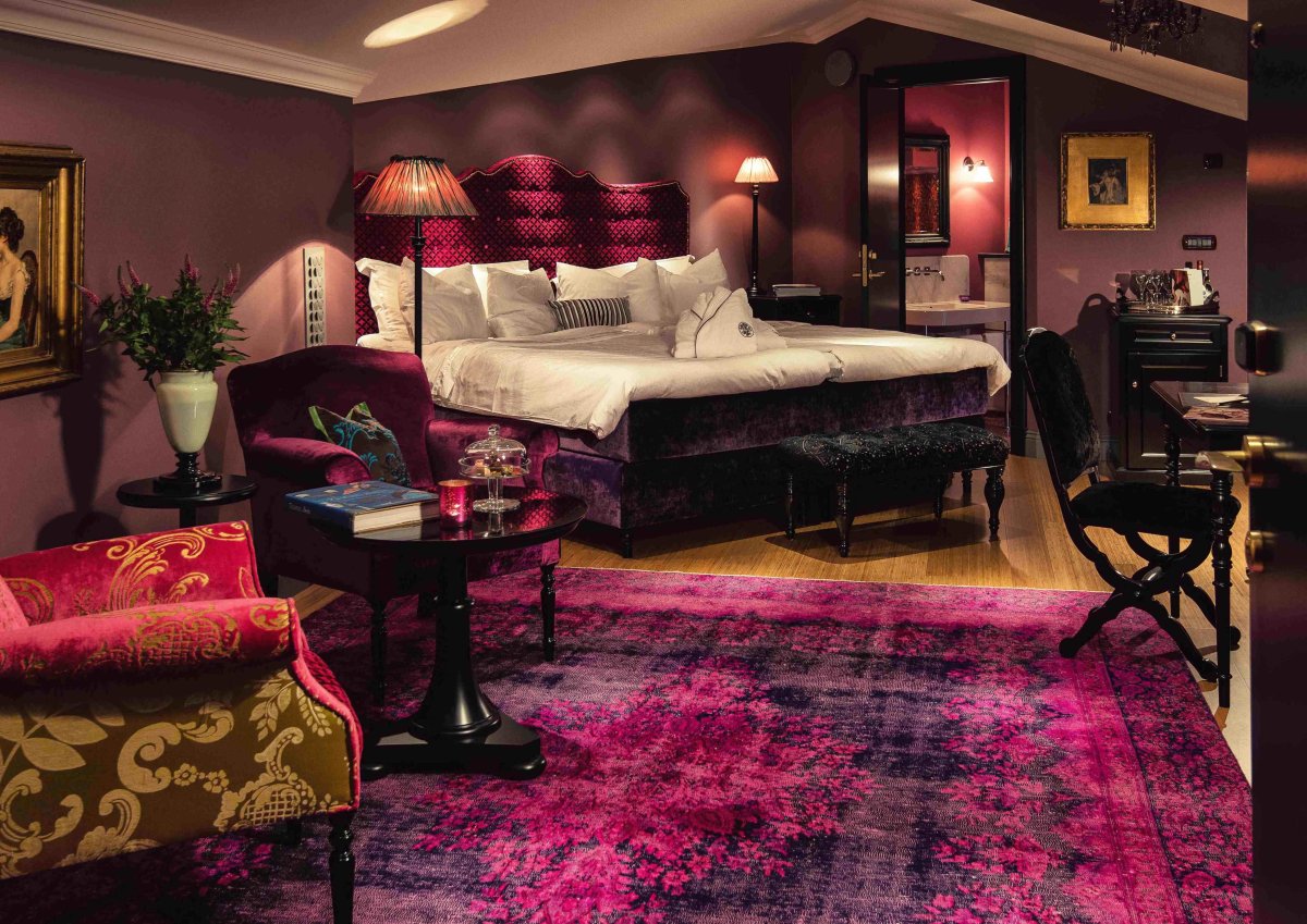 Спальня в сиреневых тонах Неоклассика