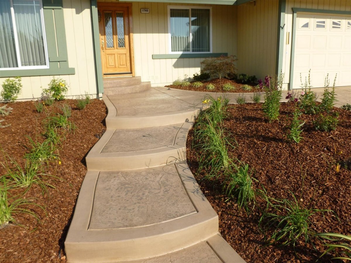 Тротуарные дорожки на участке