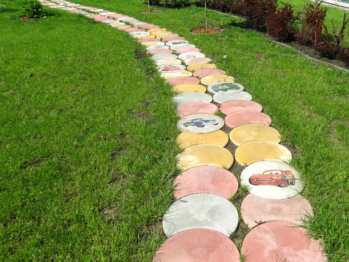 Круглые садовые дорожки