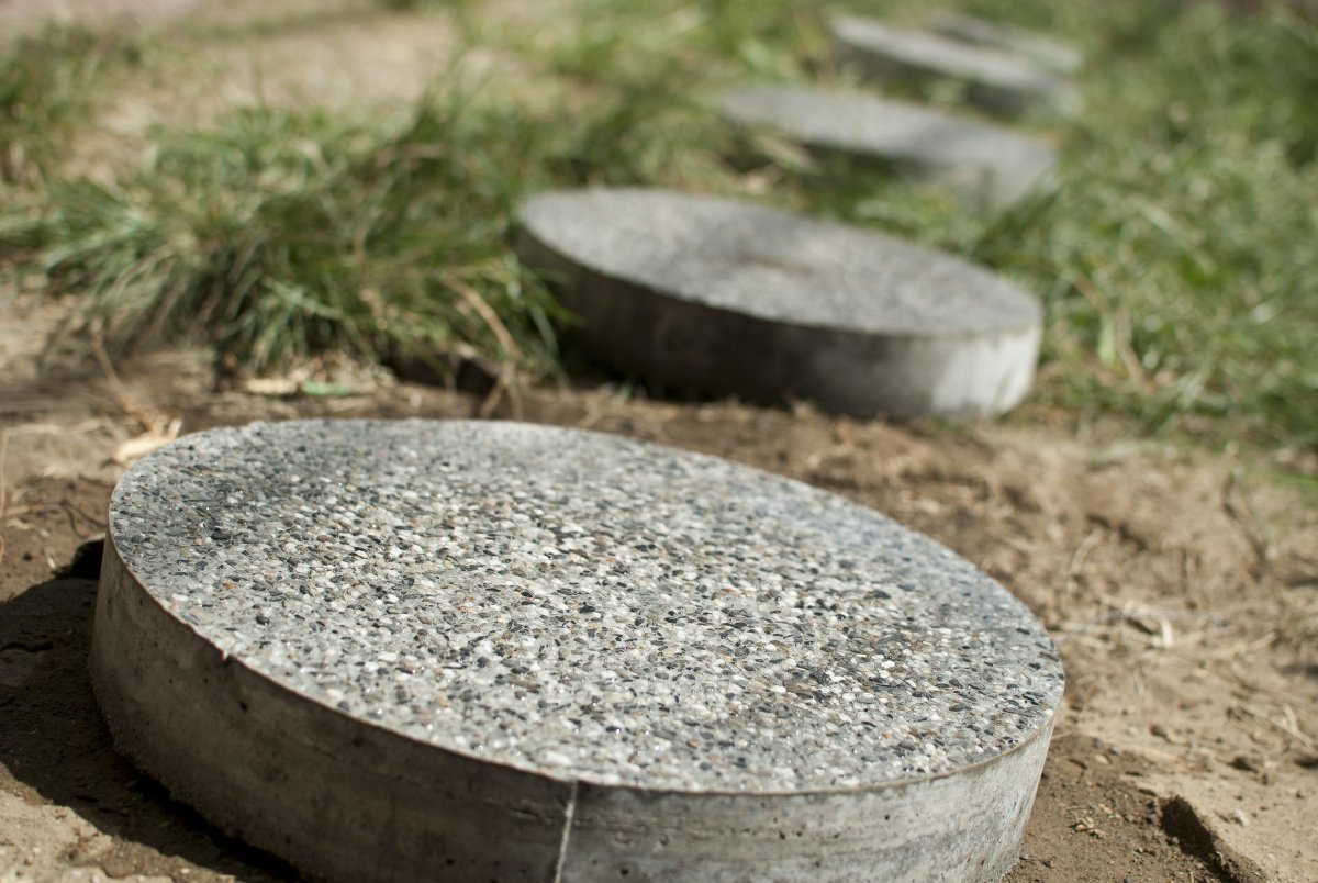 Бетонные круги для дорожек