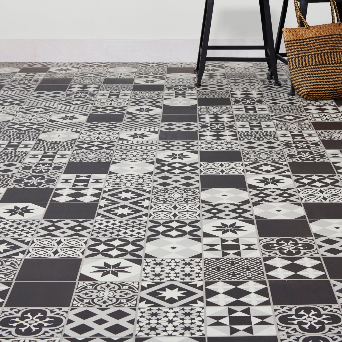 Artens ясень кофе и белые стены