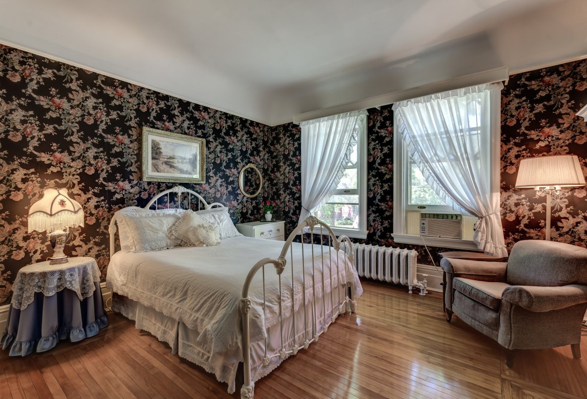 Обои для пожилых людей в спальню