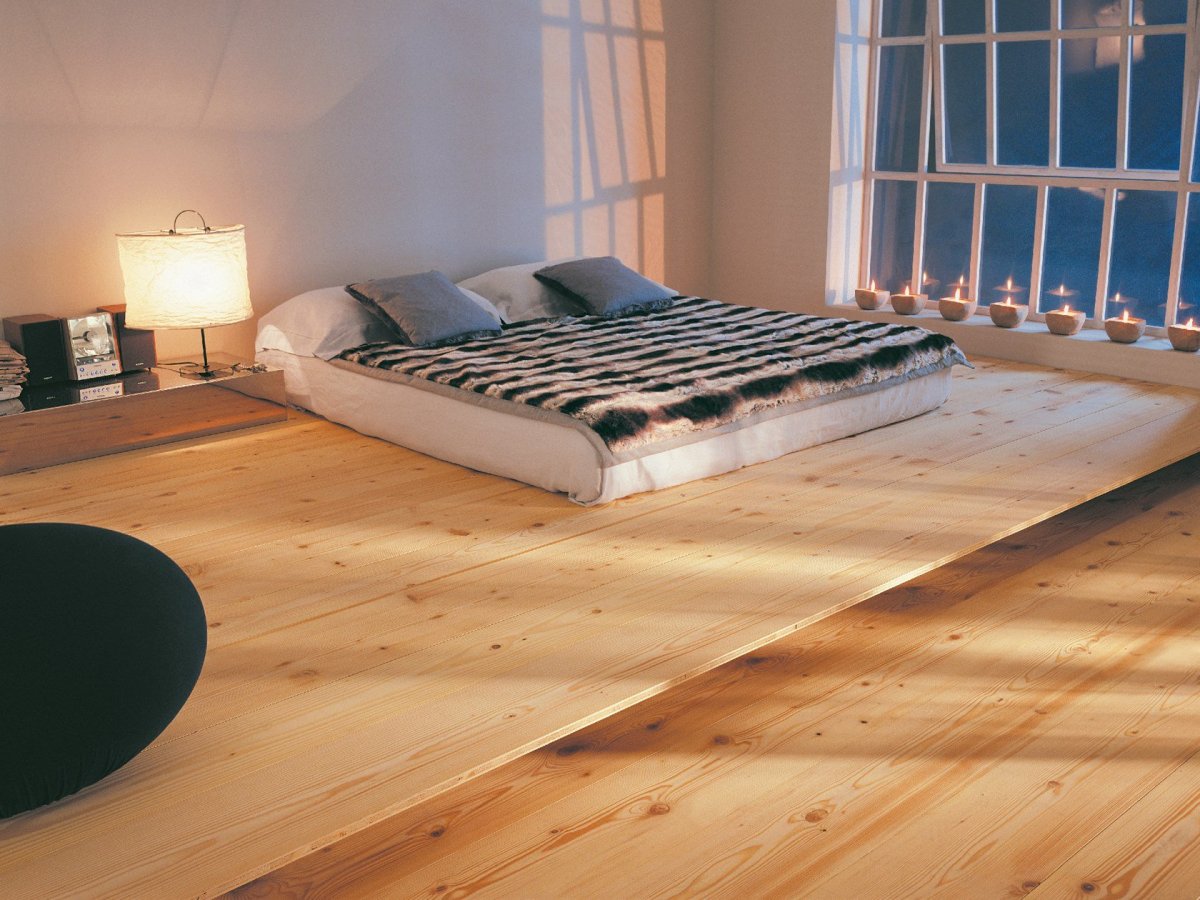 Художественный паркет в спальне