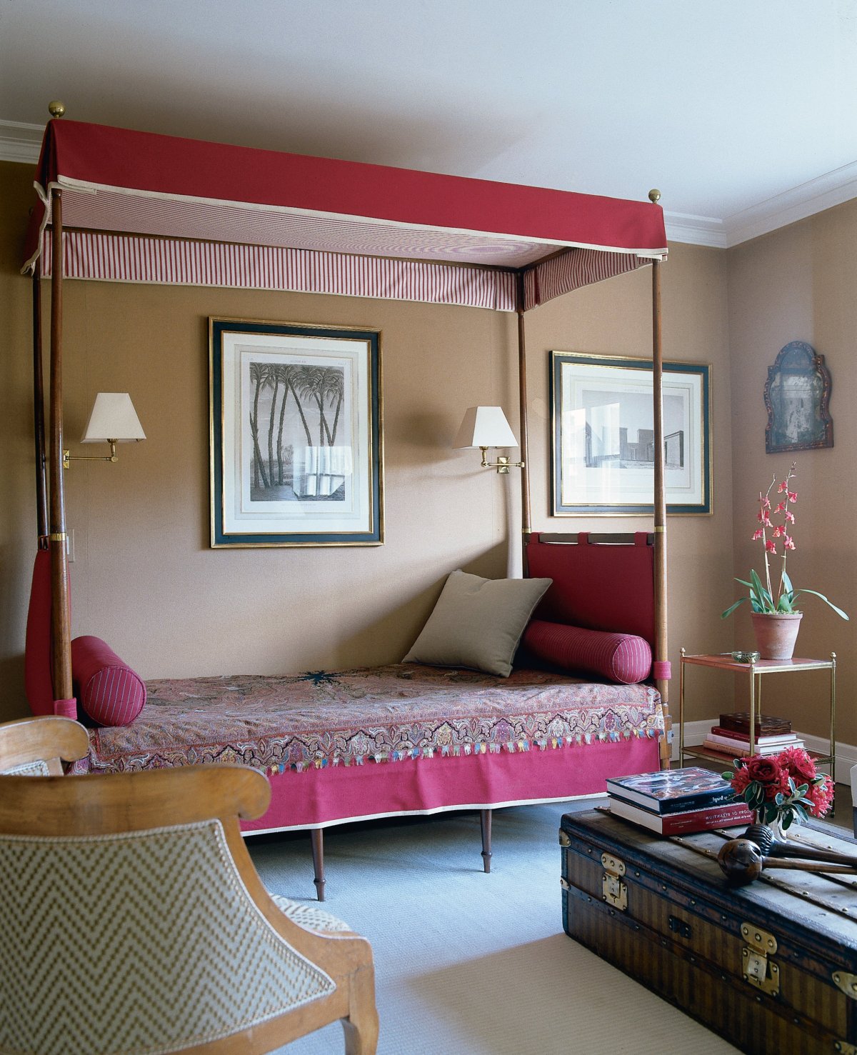 Маленькая спальня для женщины