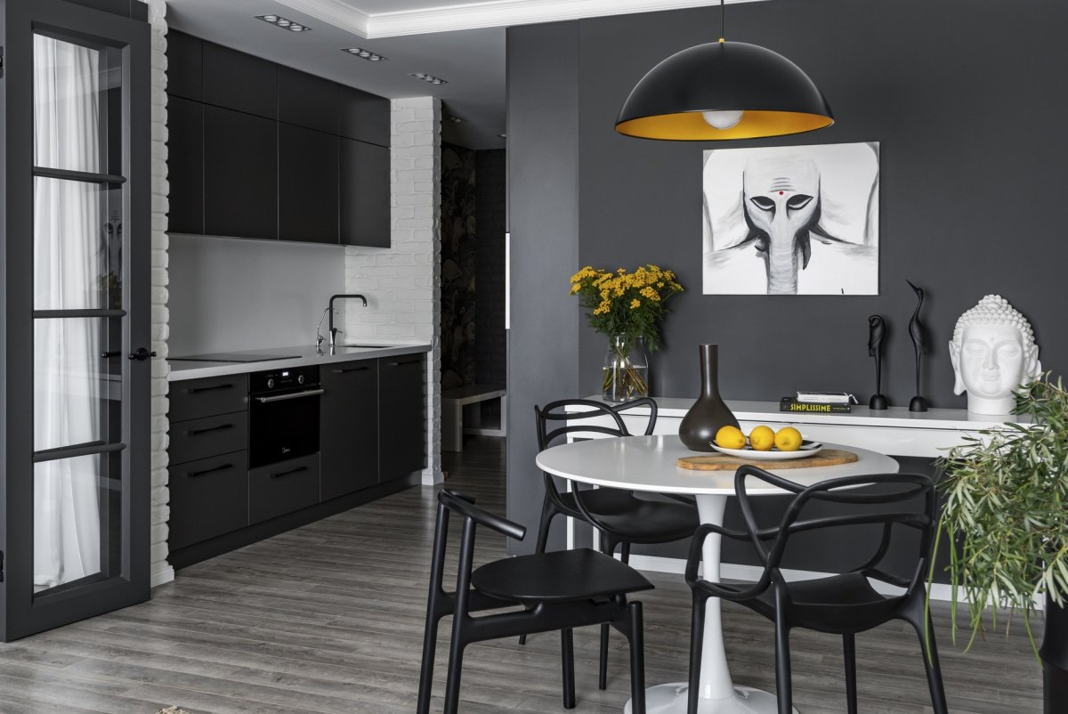 Бело серая кухня гостиная