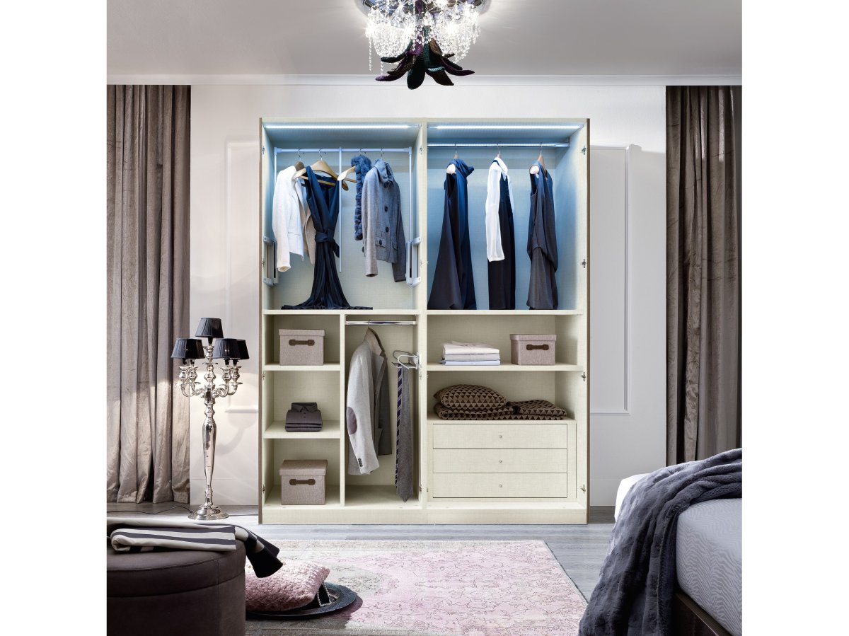 Шкаф купе со встроенной кроватью