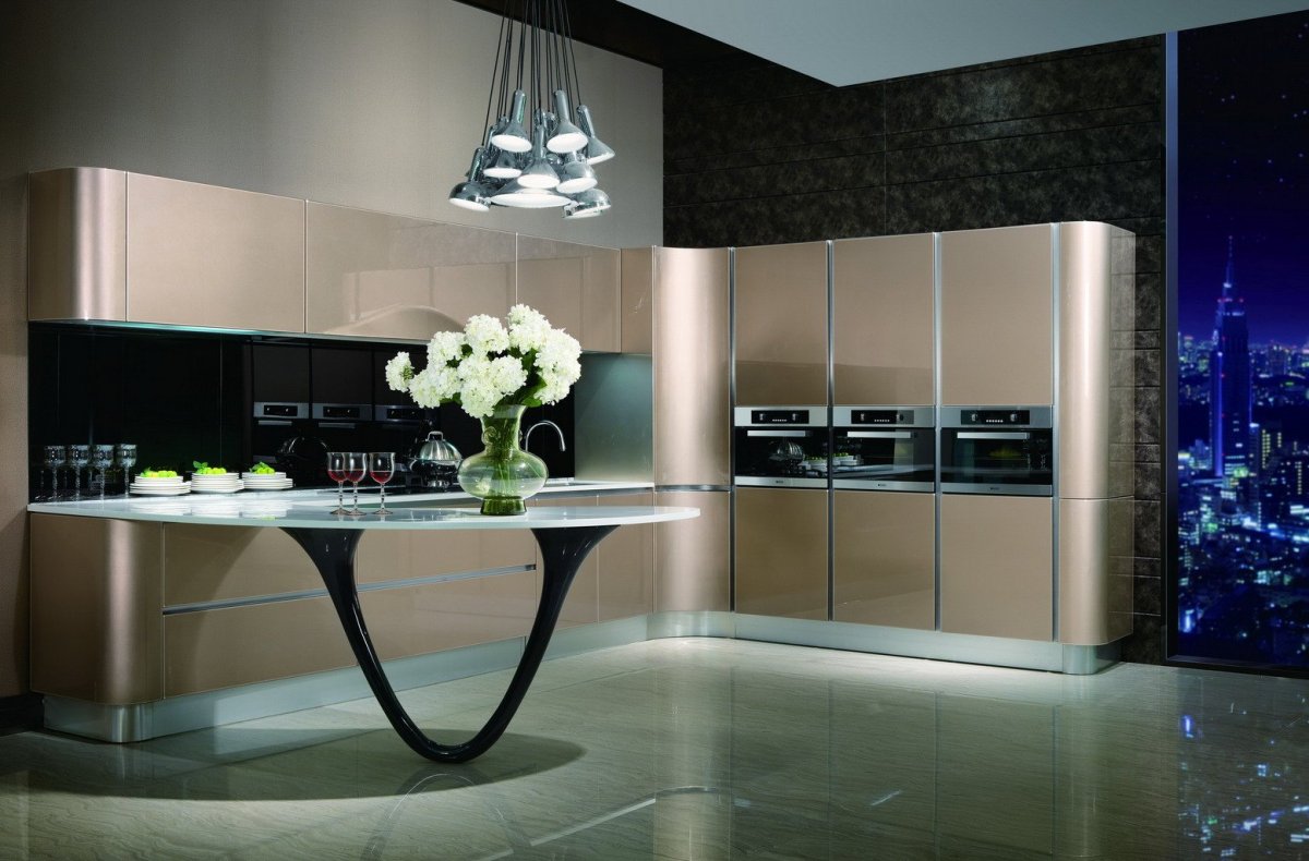 Кухня цвета шампань в интерьере