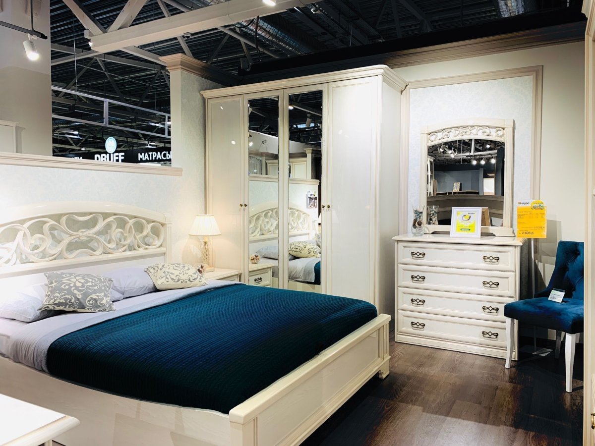 Шкаф купе с кроватью