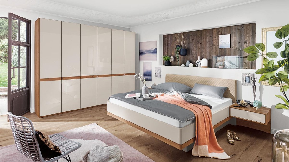 Шкаф над кроватью