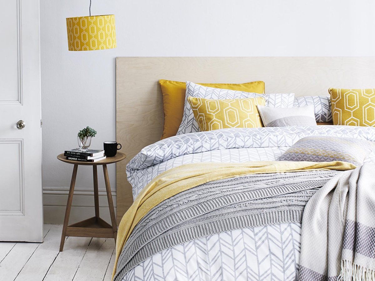 Серый и желтый в интерьере