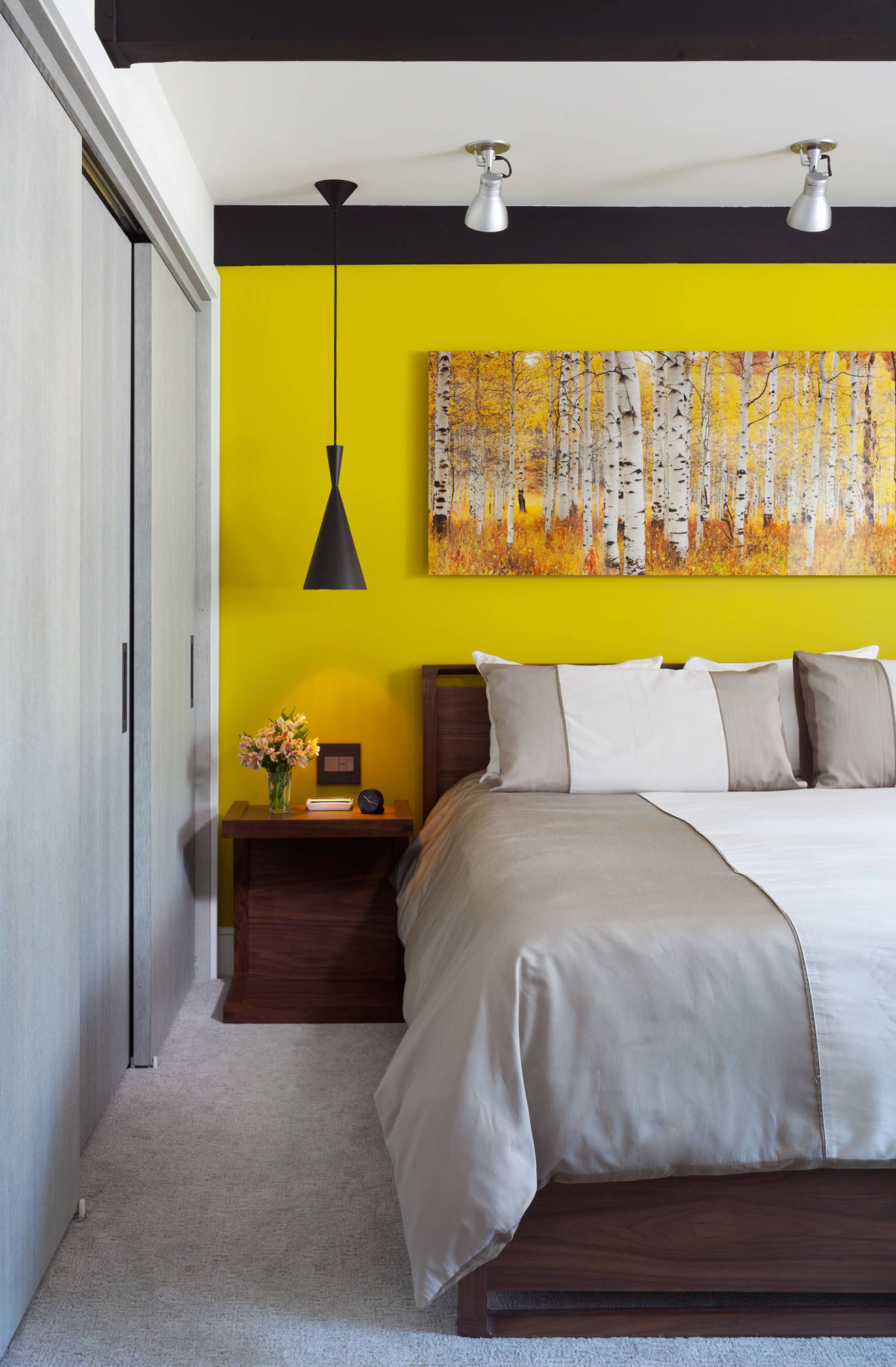 Интерьер в желтых тонах