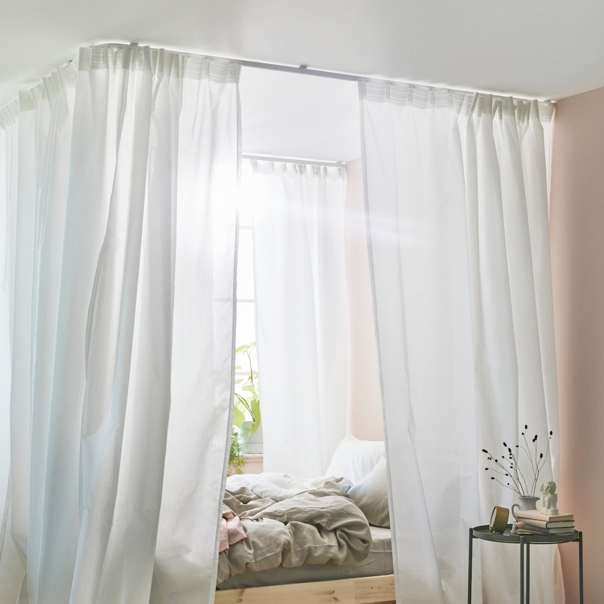 Тюль на угловое окно