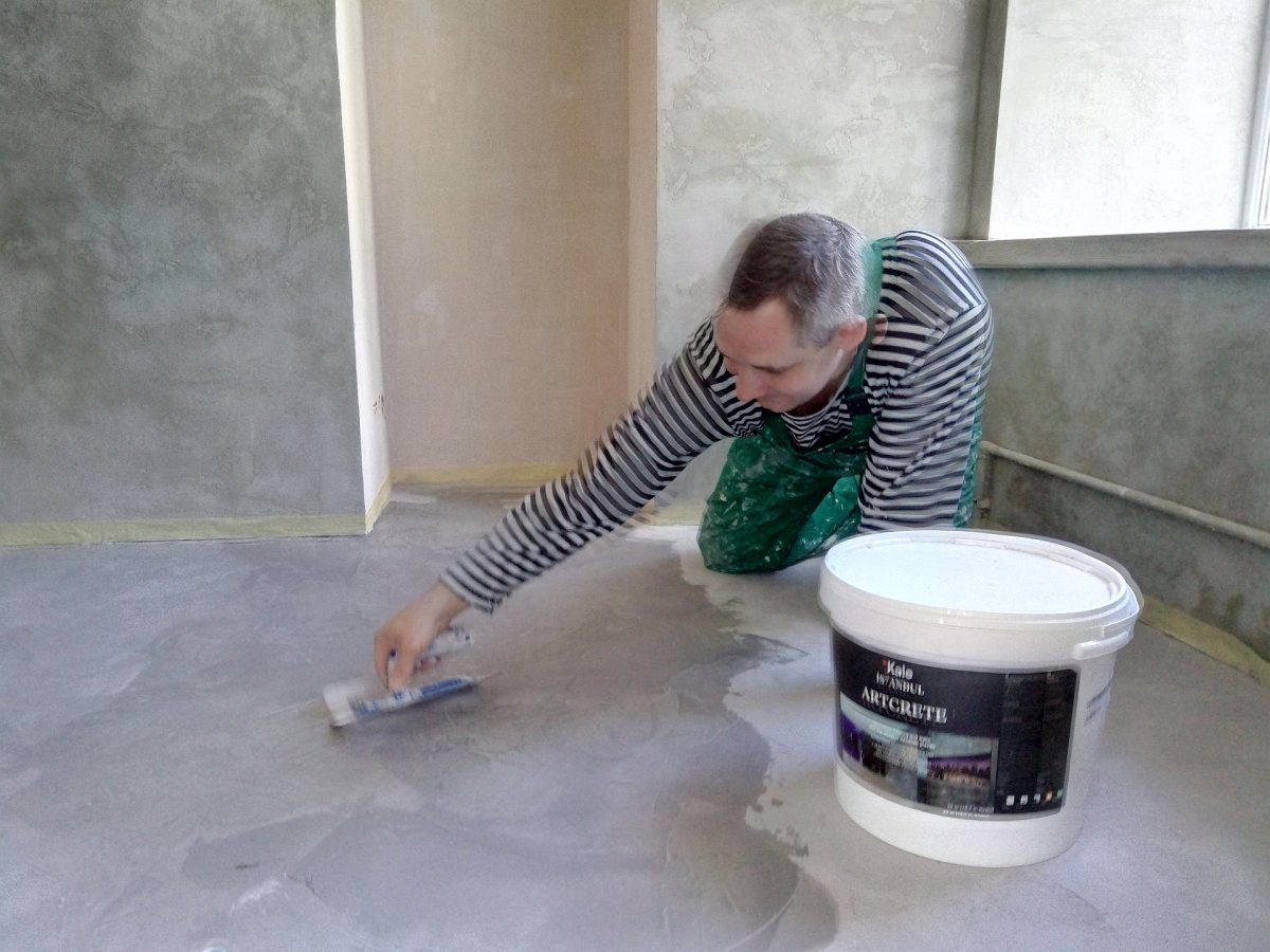 Микроцемент на потолке