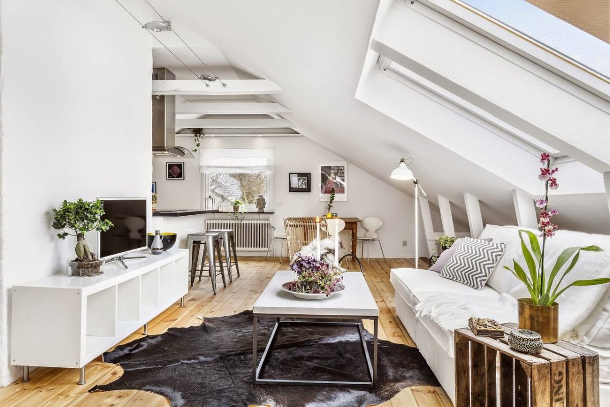 Кухня лофт на мансарде