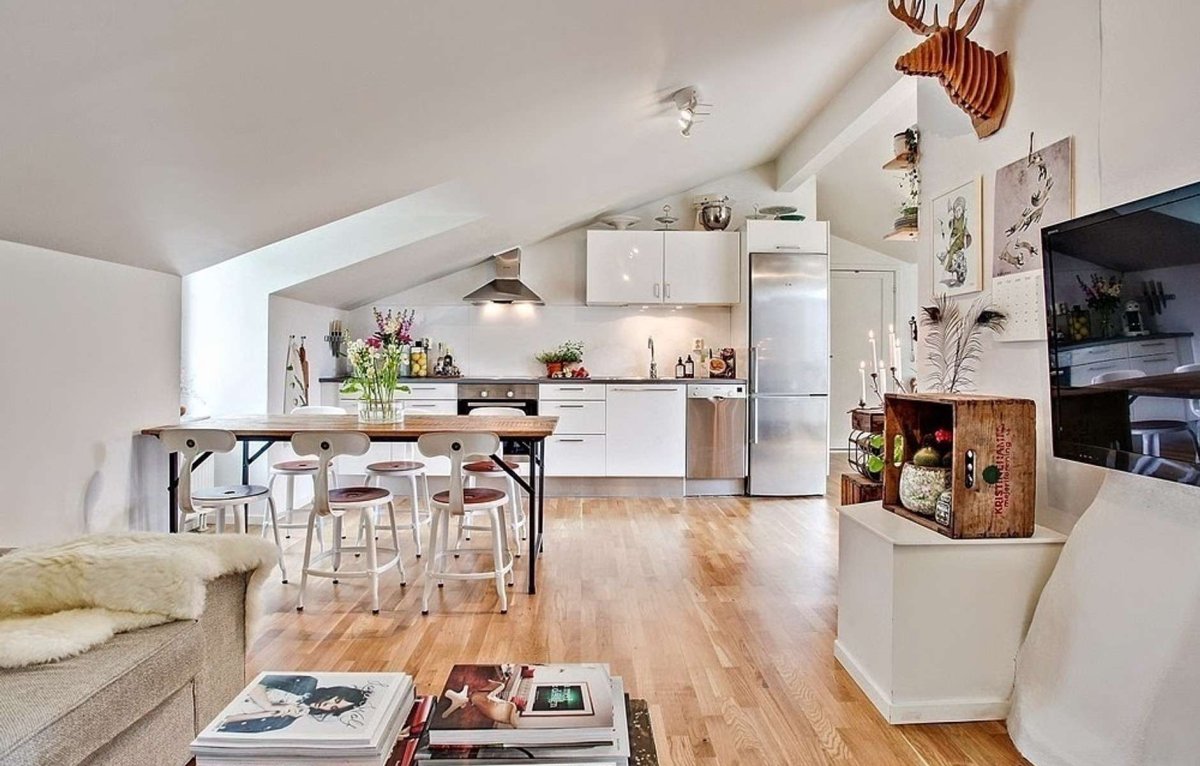 Кухня-гостиная на мансарде