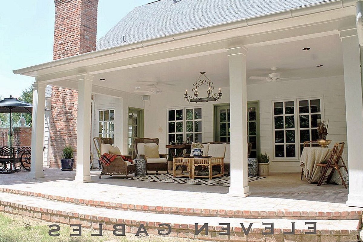 Веранда с колоннами
