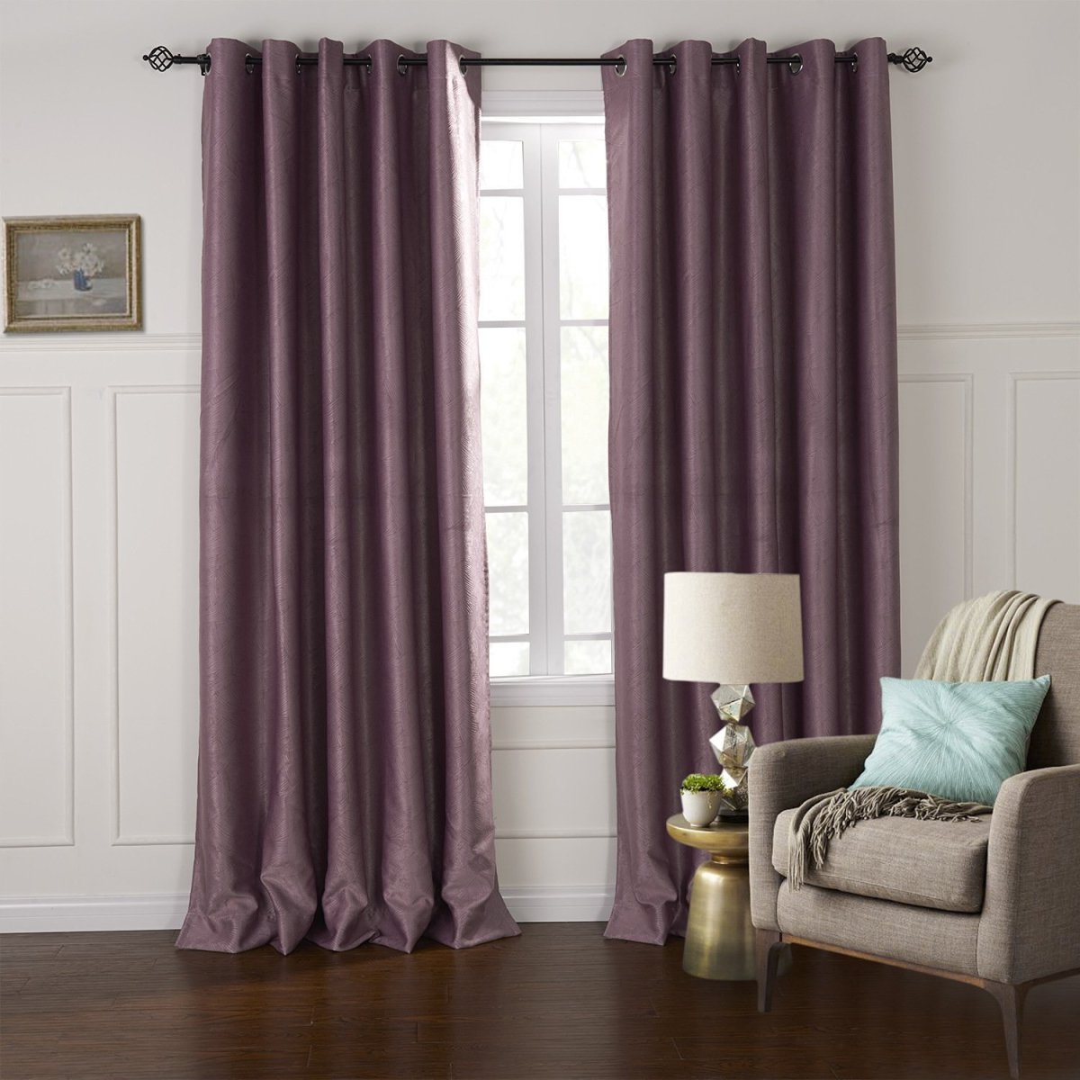 Розовые шторы в гостиной