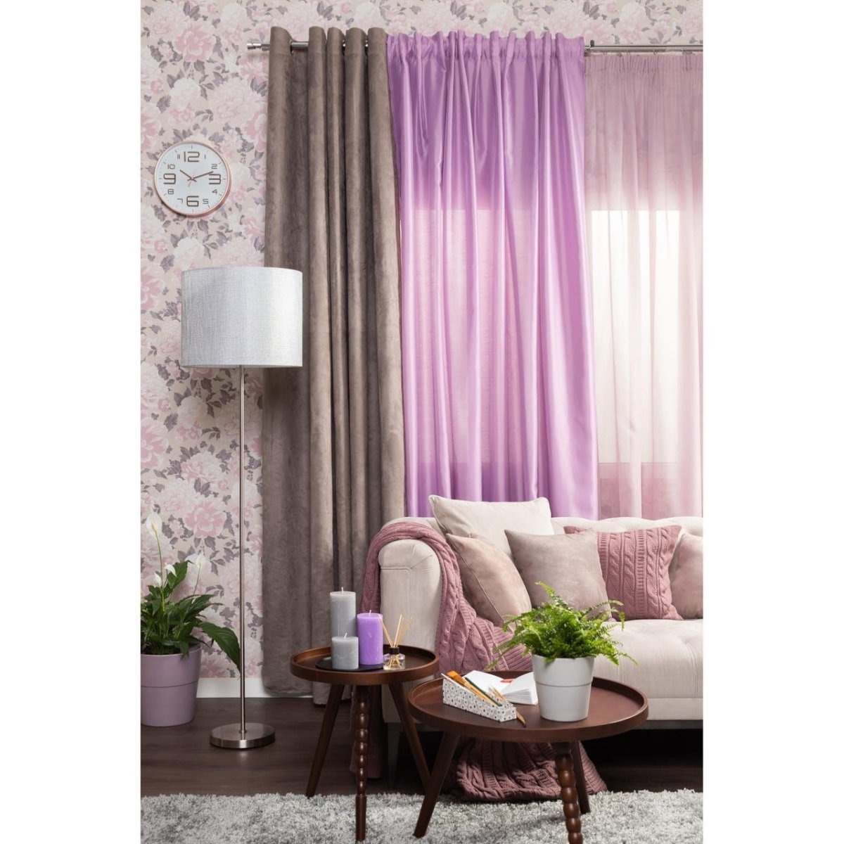 Розовые бархатные шторы