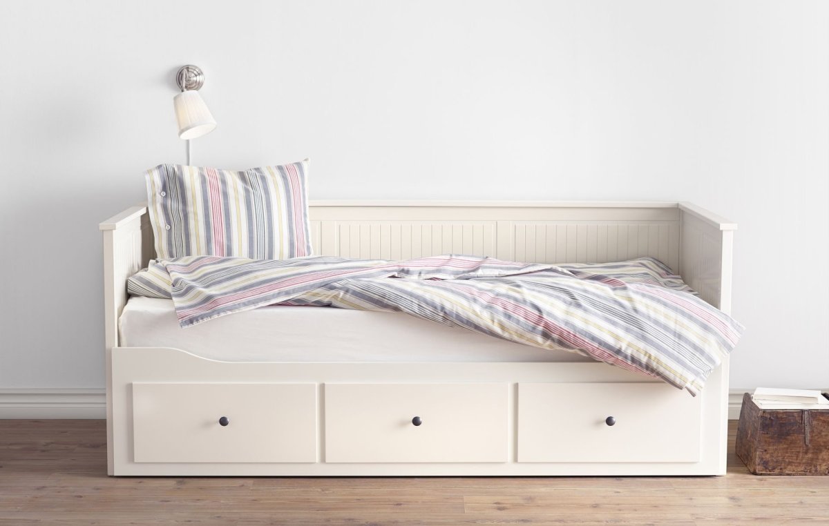 БРИМНЭС кушетка с 2 матрасами/2 ящиками, белый, МОСХУЛЬТ жесткий, 80x200 см