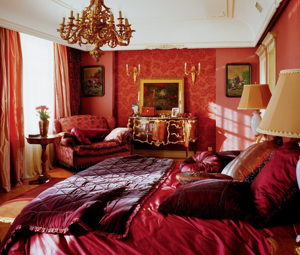 Спальня в красных тонах
