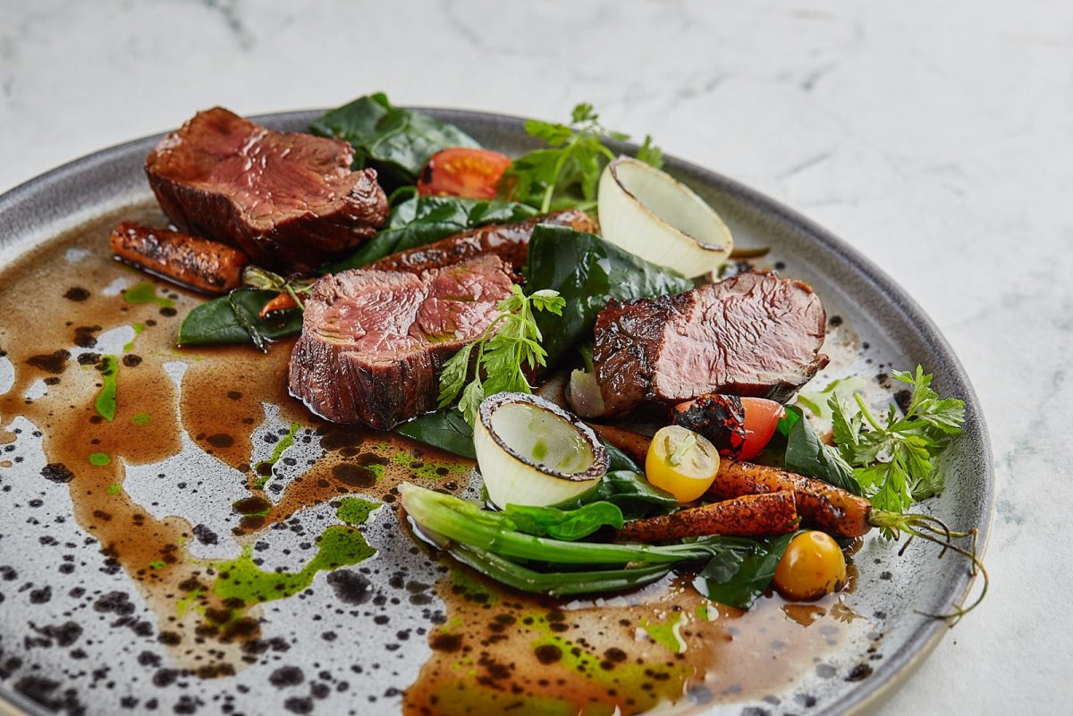 Ресторанные блюда из говяжьей вырезки