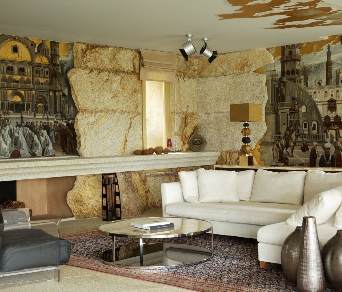 Декоративная плитка в гостиной