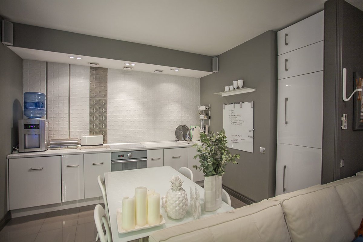 Кухня в серо пудровых тонах