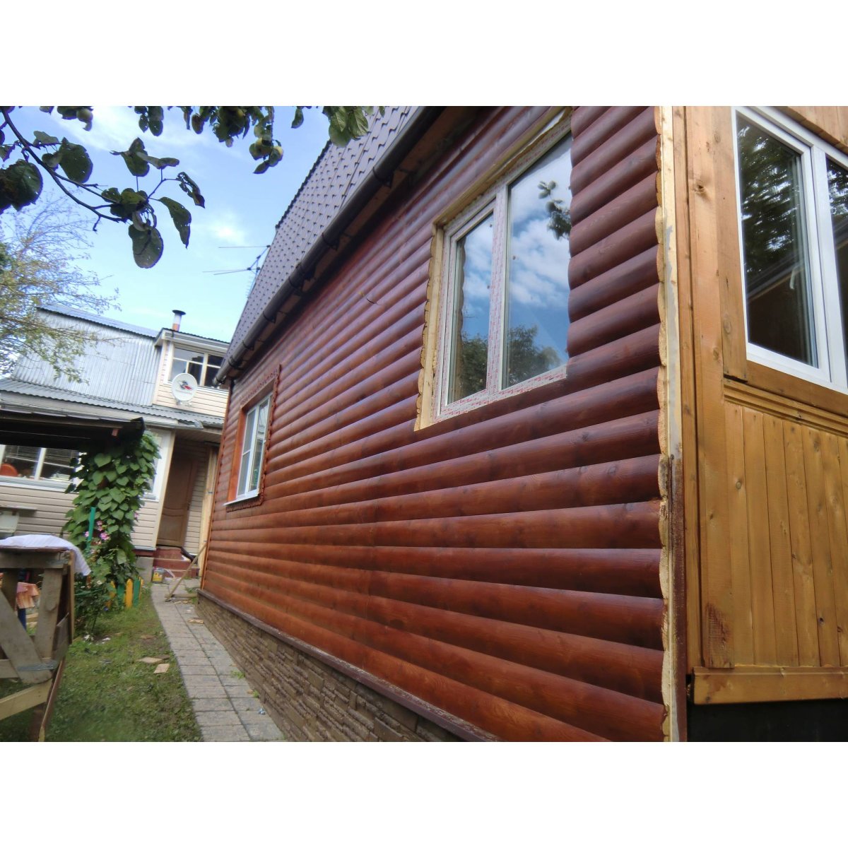 Дом обшитый вагонкой блок Хаус