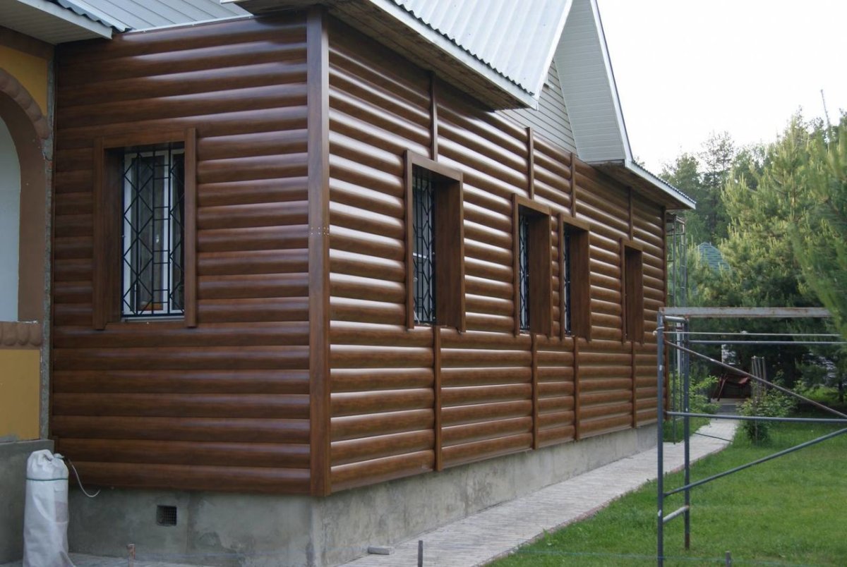 Металлосайдинг блок Хаус под дерево