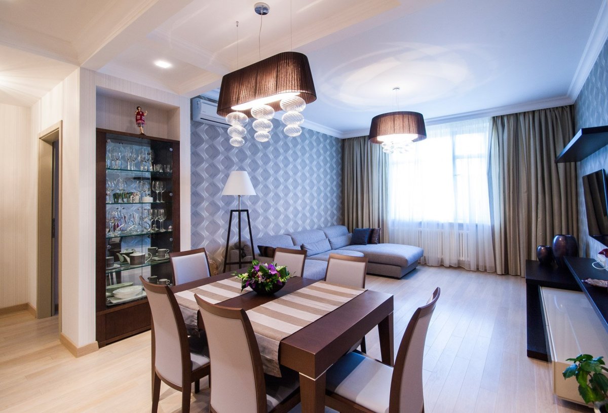 Красивая кухня с залом и столовой