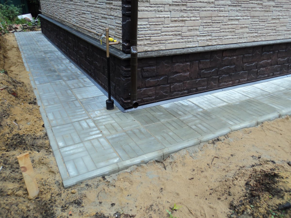 Западающий цоколь