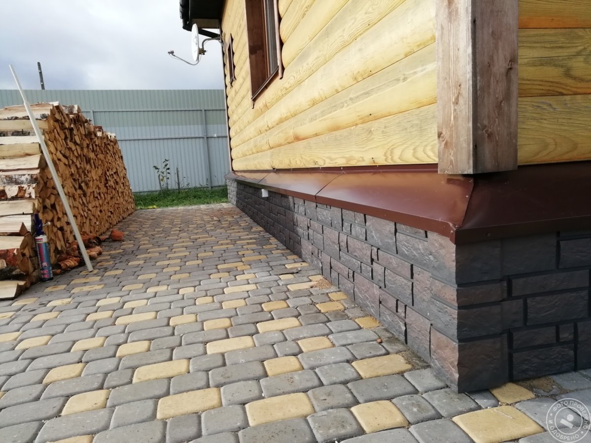 Отделка цоколя камнем