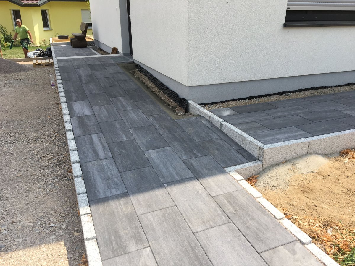 Бордюрный камень для отмостки