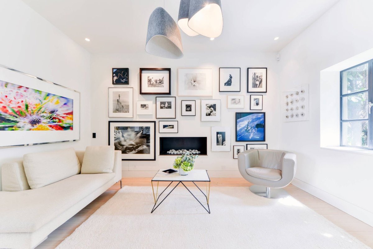 Зал картины в частном доме