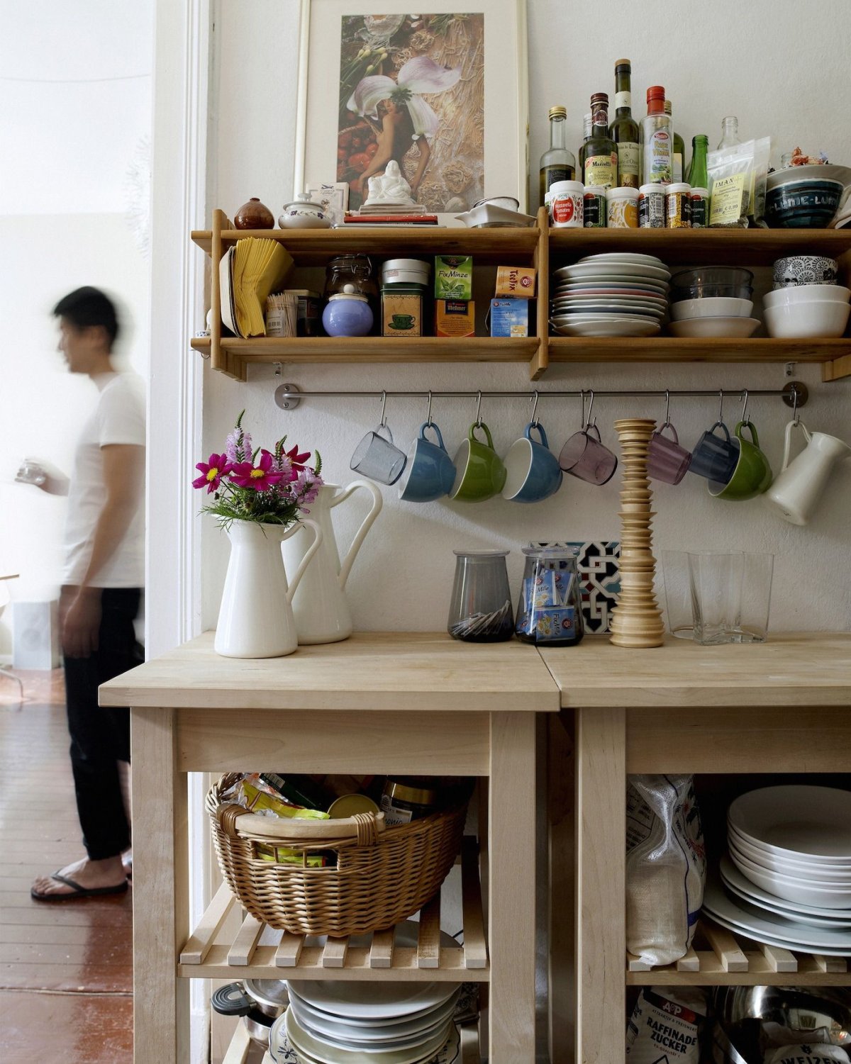 Кухня икеа с открытыми полками