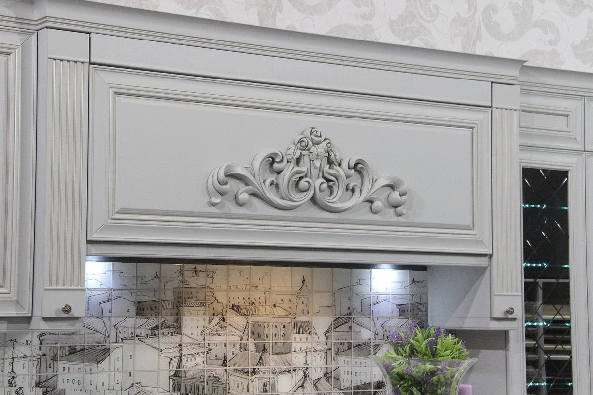 Кухня Даниэлла с золотой патиной