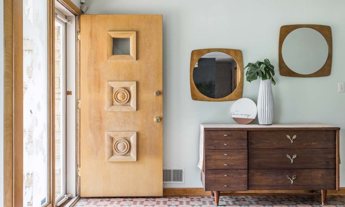 Прихожая в стиле ретро