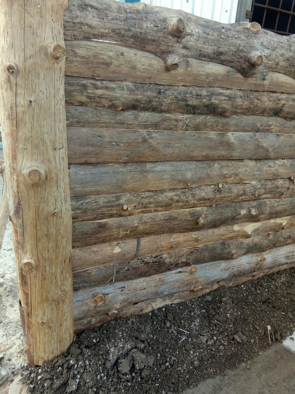 Отделка стен горбылем