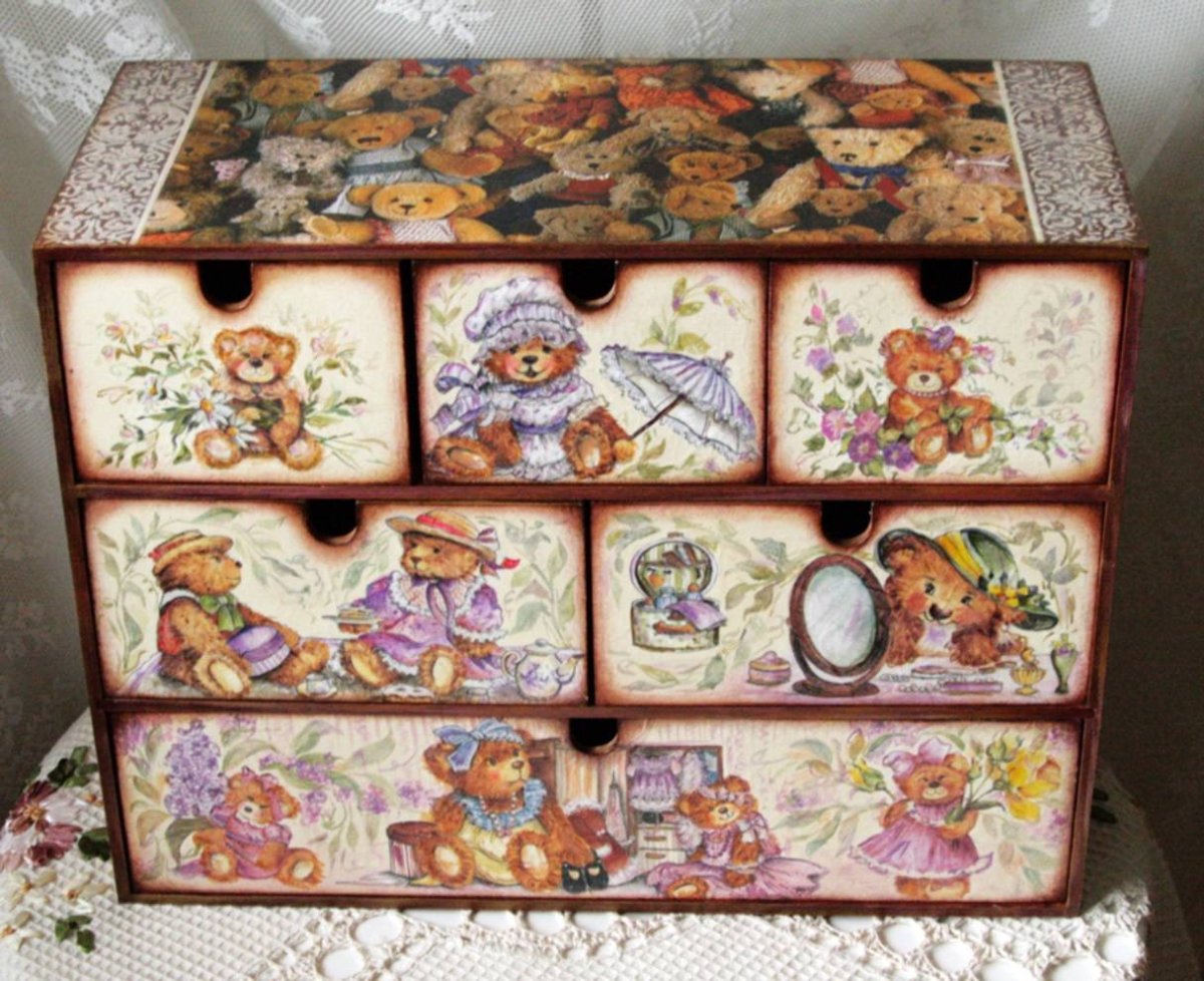 Декупаж мебели в стиле Кантри